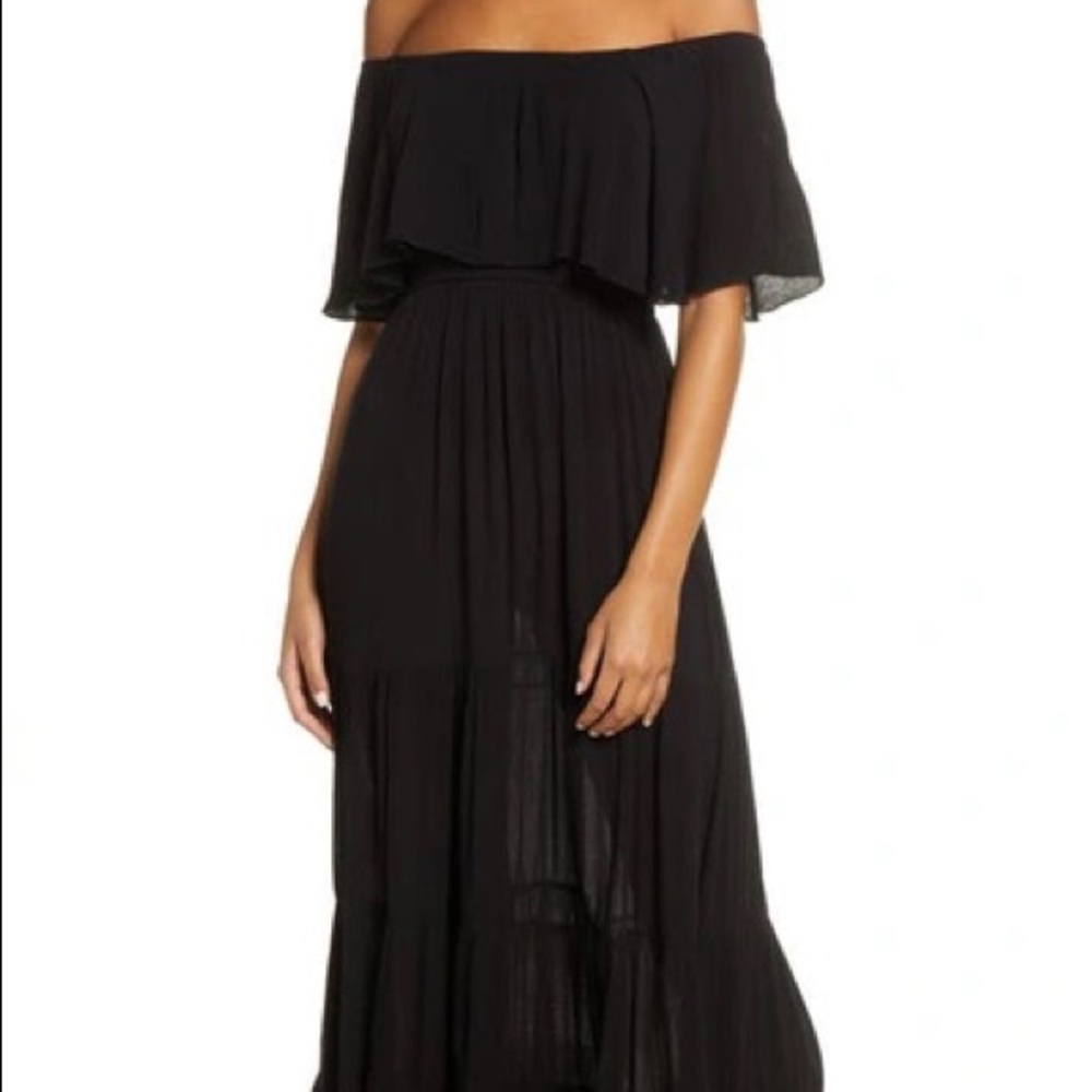Off-shoulder Black Coverup
